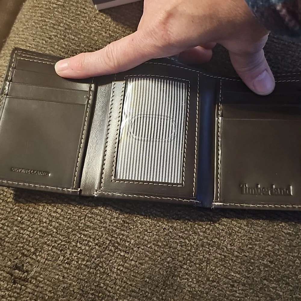 NEW Timberland Leather Wallet Tri-fold